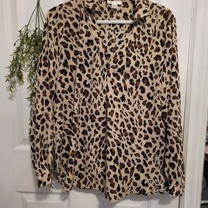 Leopard print light top
